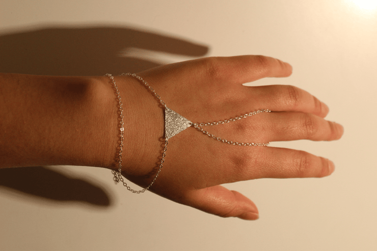 Cao Hand Bracelet